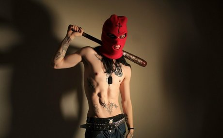 Naakte gelekte OnlyFans-foto van Atheneoo