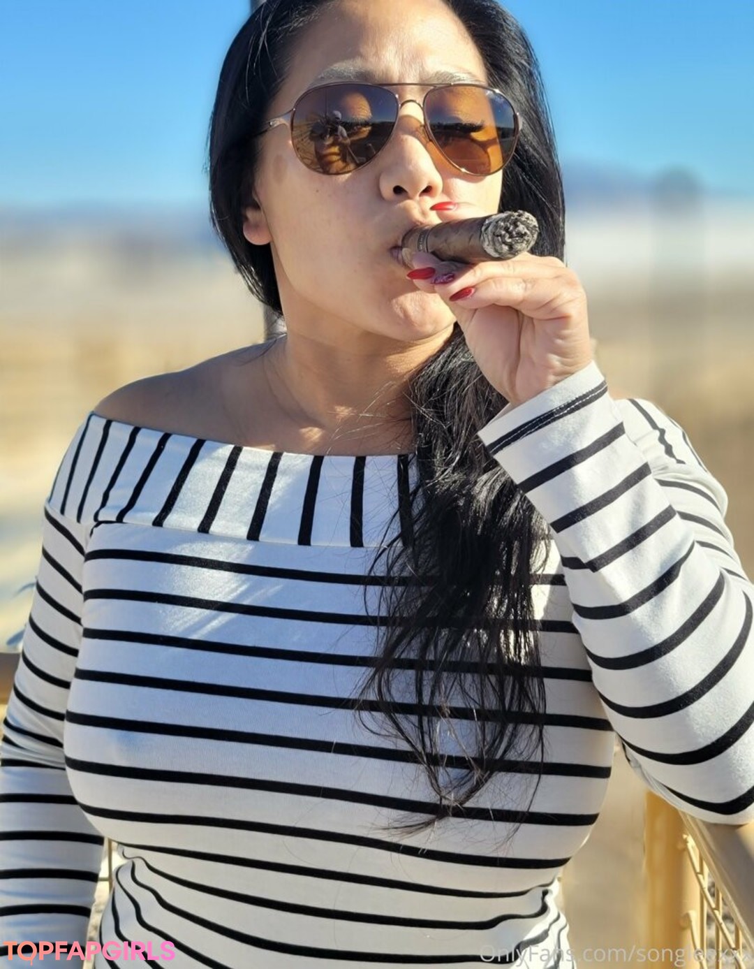 Naakte gelekte OnlyFans-foto van Songleexxx #35 Naakte gelekte OnlyFans-foto van Songleexxx #35