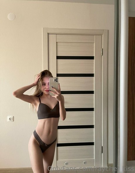 Naakte gelekte OnlyFans-foto van Raychelkiss