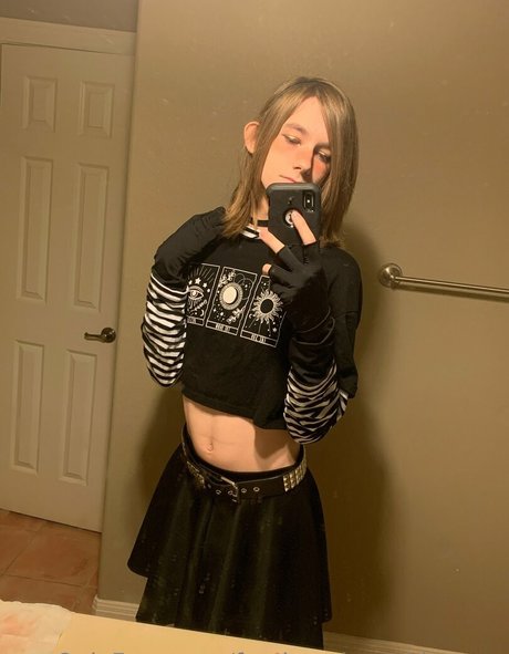 Femboycherryblossom