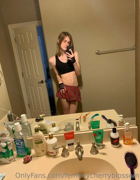 Femboycherryblossom