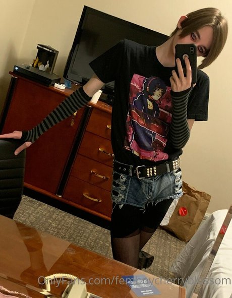 Naakte gelekte OnlyFans-foto van Femboycherryblossom