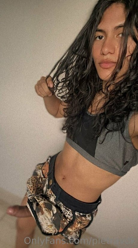 Naakte gelekte OnlyFans-foto van Pietravdk