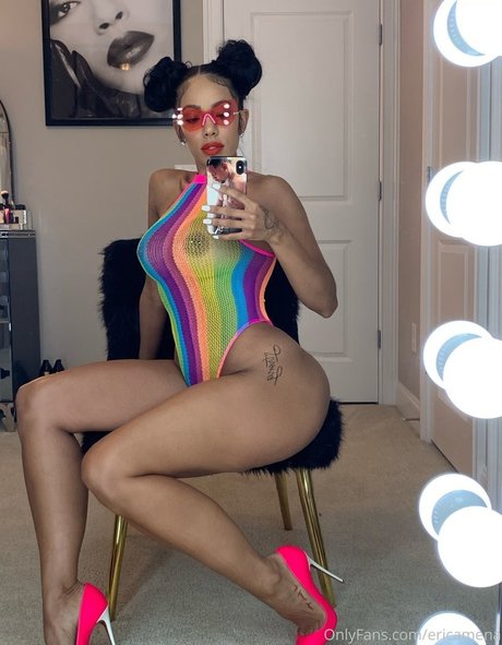 Naakte gelekte OnlyFans-foto van Erica Mena