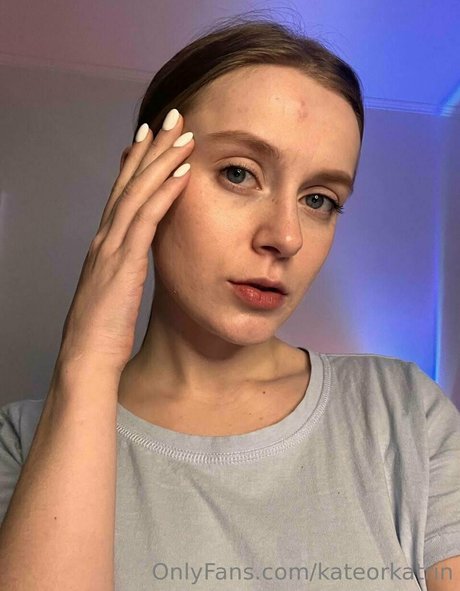 Naakte gelekte OnlyFans-foto van Kateorkatrin