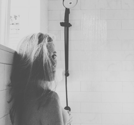 Naakte gelekte OnlyFans-foto van Nevamore
