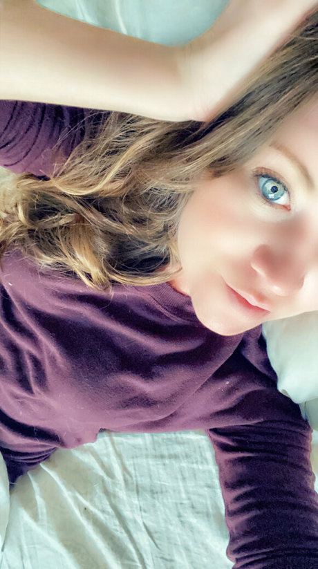 Naakte gelekte OnlyFans-foto van Nevamore