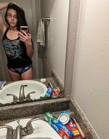Naakte gelekte OnlyFans-foto van Sugargrump