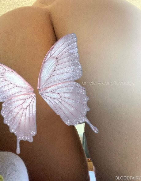 Naakte gelekte OnlyFans-foto van Bloodfairy