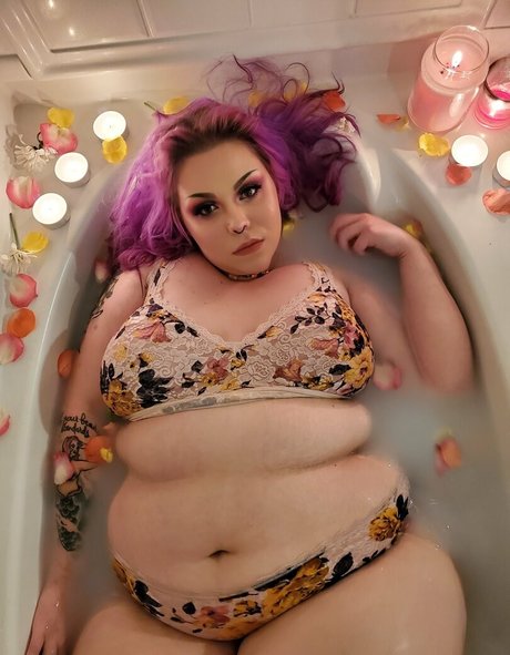 Naakte gelekte OnlyFans-foto van Jadismarina