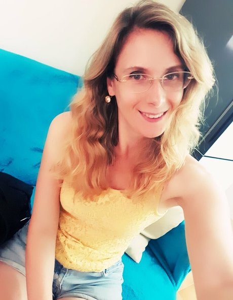 Naakte gelekte OnlyFans-foto van Ellyedelweiss