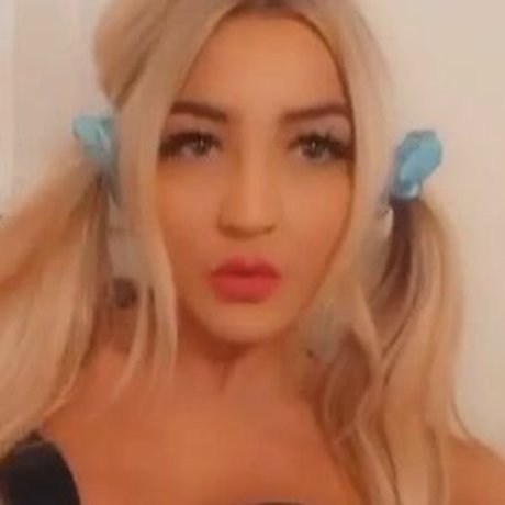 Naakte gelekte OnlyFans-foto van Roisin Taggart