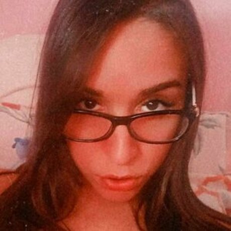 Naakte gelekte OnlyFans-foto van Coronamai
