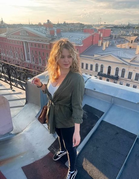 Naakte gelekte OnlyFans-foto van Dianaholiday