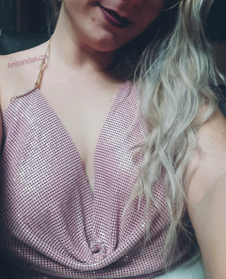 Naakte gelekte OnlyFans-foto van Anitandaluza