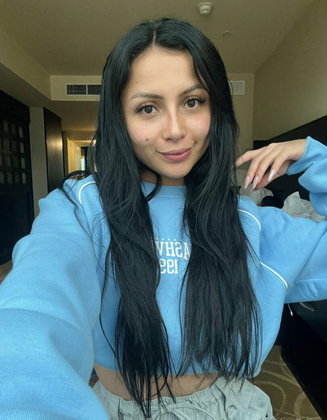 Charlotte19y