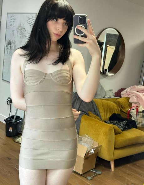 Naakte gelekte OnlyFans-foto van Ickyypeach
