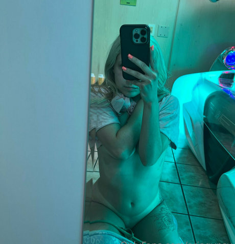 Naakte gelekte OnlyFans-foto van Ariagypsy