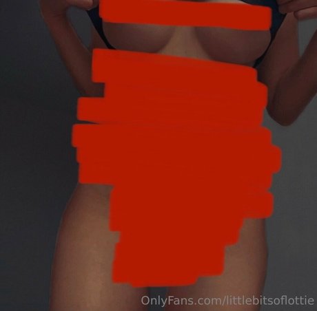 Naakte gelekte OnlyFans-foto van Lottielion
