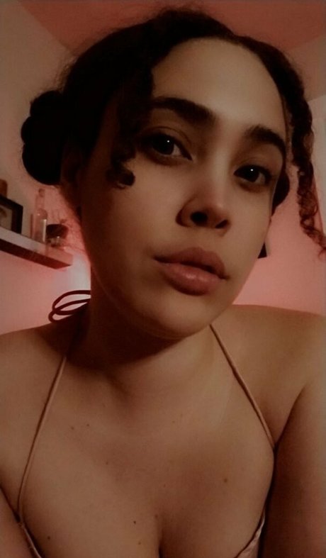 Naakte gelekte OnlyFans-foto van Girlnumbersix