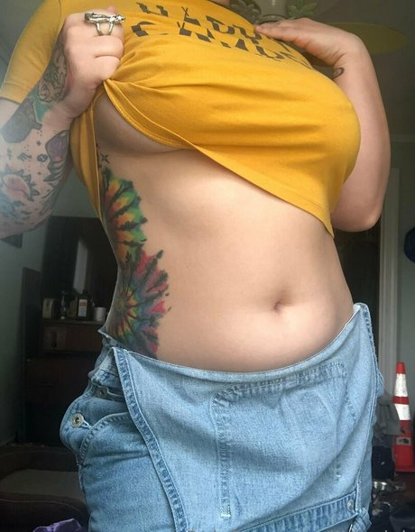 Naakte gelekte OnlyFans-foto van Liizardqk