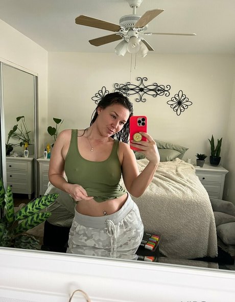 Naakte gelekte OnlyFans-foto van Courtneylynnfree