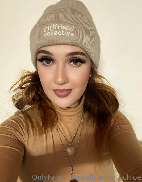 Naakte gelekte OnlyFans-foto van Selfcarewithchloe