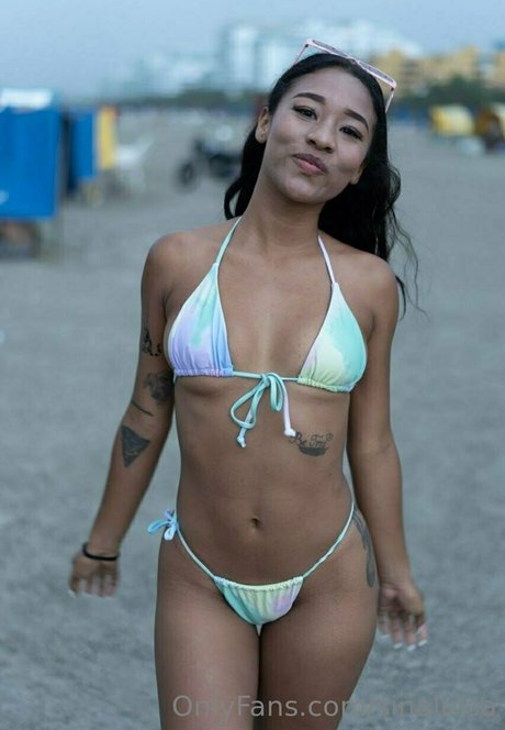 Naakte gelekte OnlyFans-foto van Sinaluisa