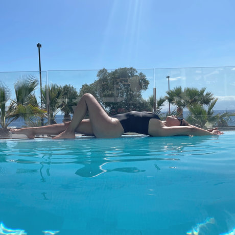 Naakte gelekte OnlyFans-foto van Jessica Larez