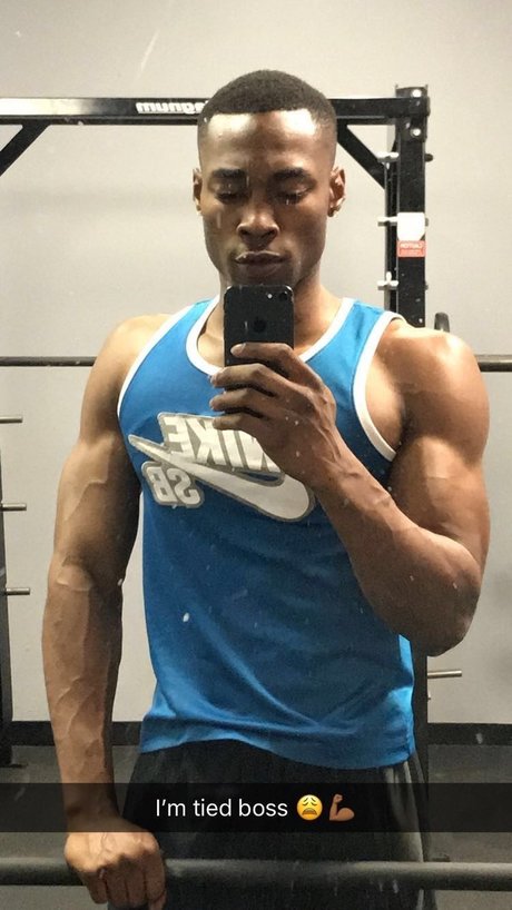 Naakte gelekte OnlyFans-foto van Tee Be Slangin
