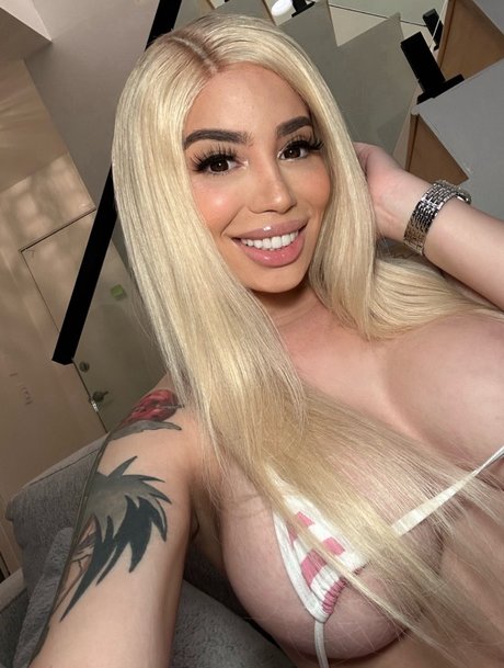 Naakte gelekte OnlyFans-foto van Andrea Anaconda  Heavy Shooter