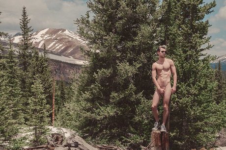 Naakte gelekte OnlyFans-foto van Michael Andrew