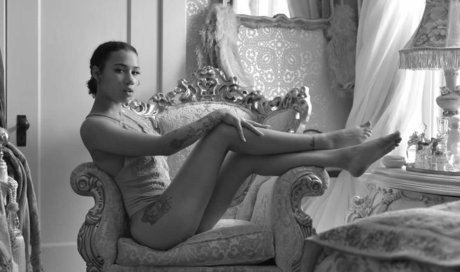 Naakte gelekte OnlyFans-foto van  Miah Mullato 