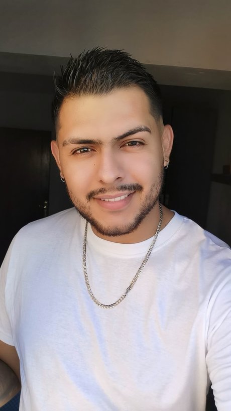 Naakte gelekte OnlyFans-foto van Miguel Angel