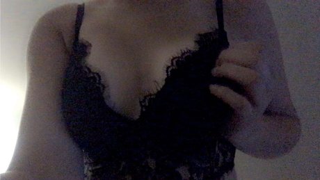 Naakte gelekte OnlyFans-foto van Bella Ramoz
