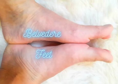 Naakte gelekte OnlyFans-foto van Belvedere Feet