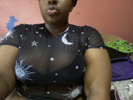 Naakte gelekte OnlyFans-foto van Bbwthickums