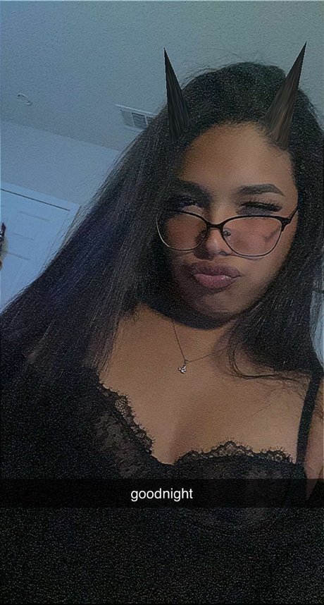 Naakte gelekte OnlyFans-foto van Coco