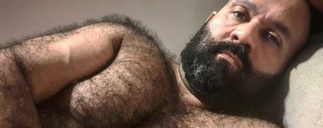 Naakte gelekte OnlyFans-foto van Bearuai