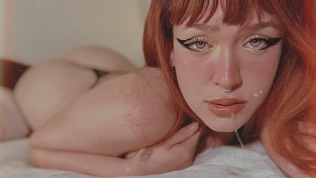 Naakte gelekte OnlyFans-foto van Mila Castle