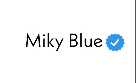 Naakte gelekte OnlyFans-foto van Miky Blue