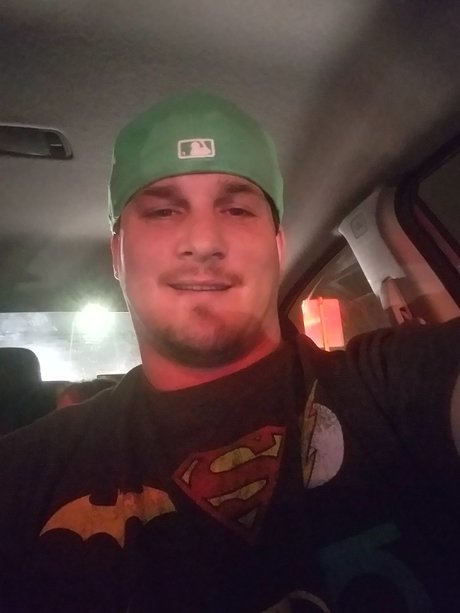 Naakte gelekte OnlyFans-foto van Mike
