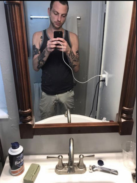 Naakte gelekte OnlyFans-foto van Michael