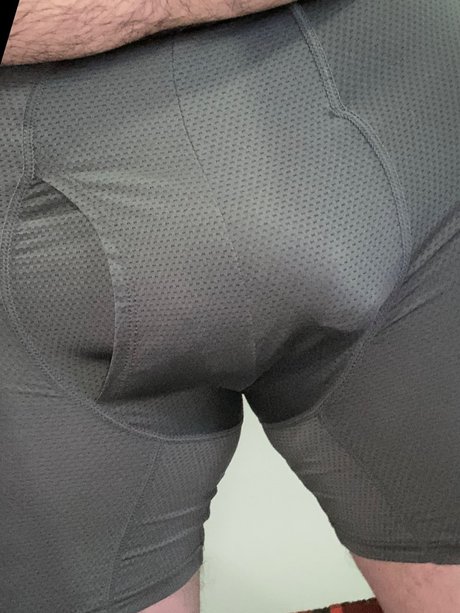 Naakte gelekte OnlyFans-foto van Mike Piaggio