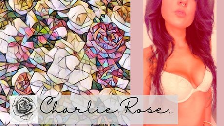 Naakte gelekte OnlyFans-foto van Charlierose