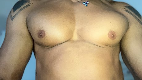 Naakte gelekte OnlyFans-foto van Anderson Oliveira 