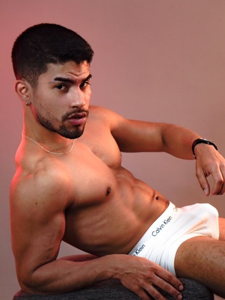 Naakte gelekte OnlyFans-foto van Anderson Parker
