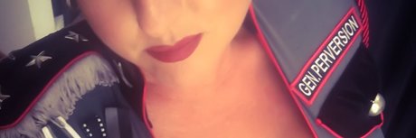 Naakte gelekte OnlyFans-foto van The Lady Cassandra