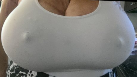 Naakte gelekte OnlyFans-foto van Miya James
