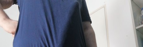 Naakte gelekte OnlyFans-foto van Miitshiirl Formerly Chip Darkwood